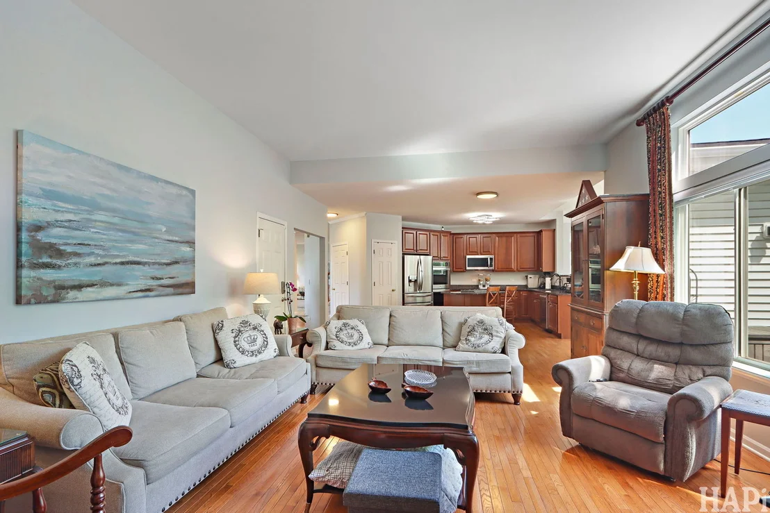 Photo of 4570 Loyola Drive