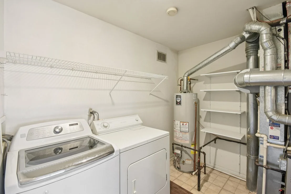 Photo of Unit D at 402 Woodview Circle