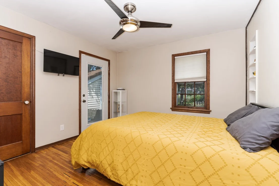 Photo of 821 Normal Avenue