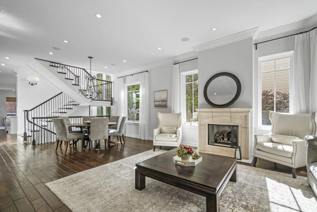 Photo of 1331 W Wolfram Street