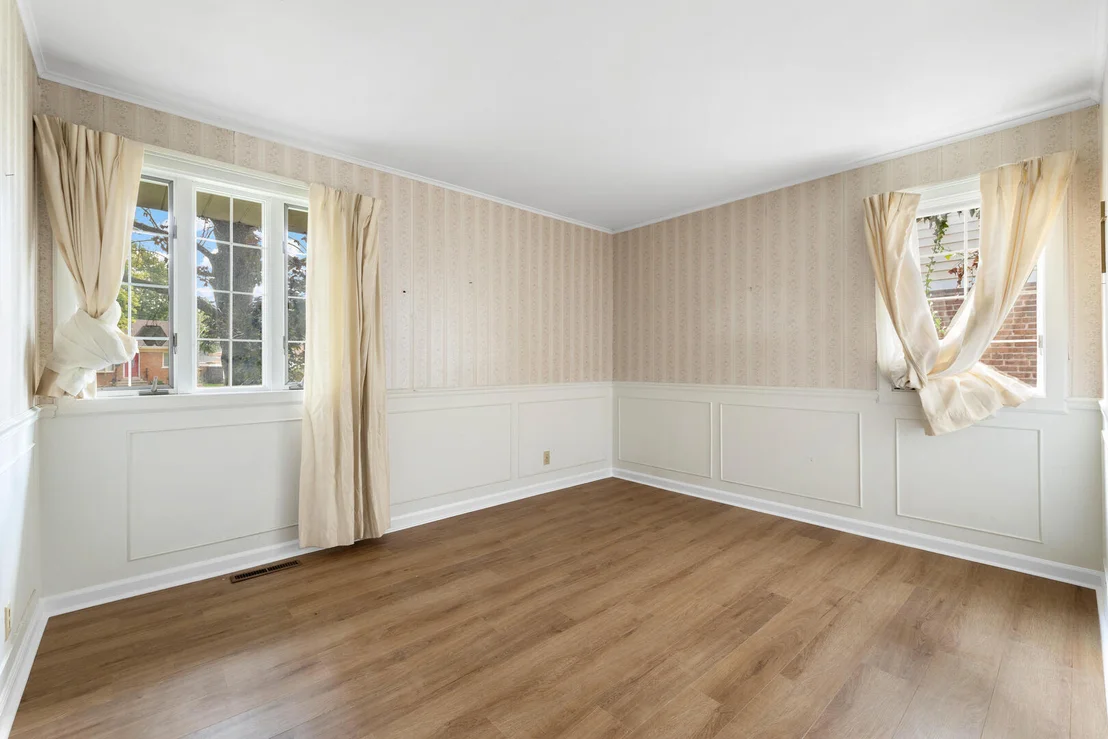 Photo of 17606 N Burnham Avenue