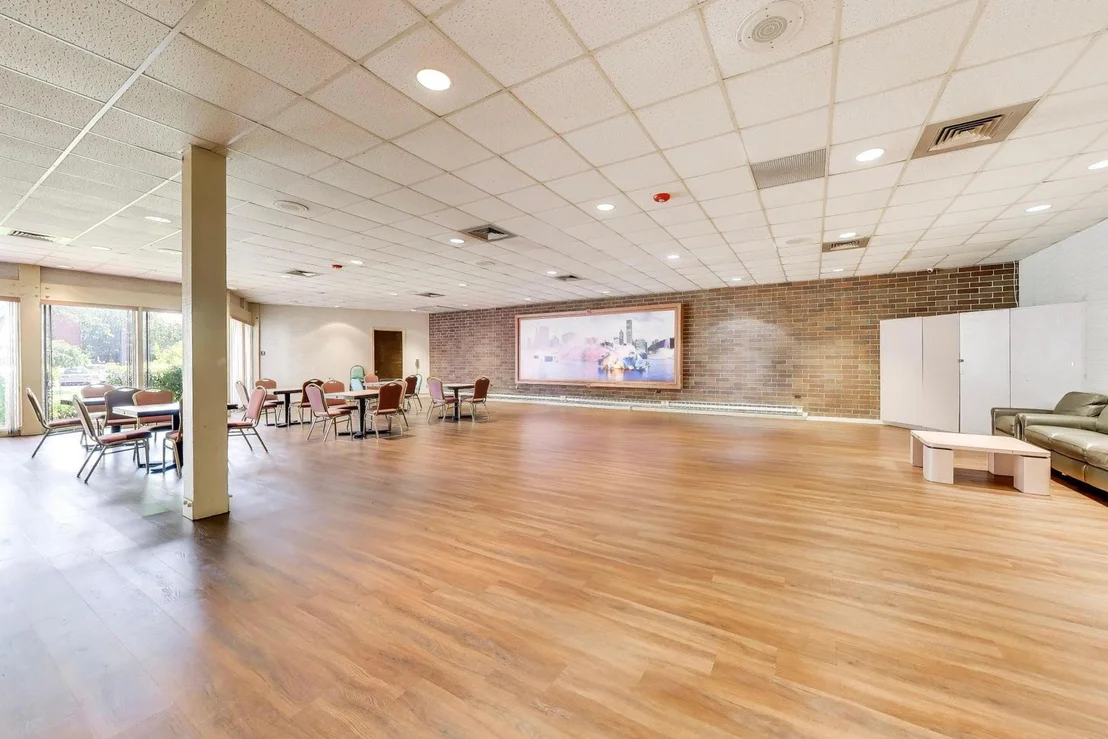 Photo of Unit 402 at 701 Forum Square