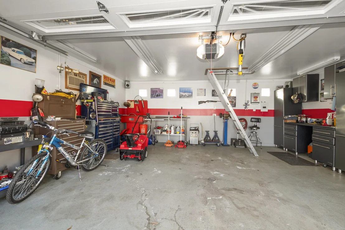 Photo of 10124 Maple Avenue