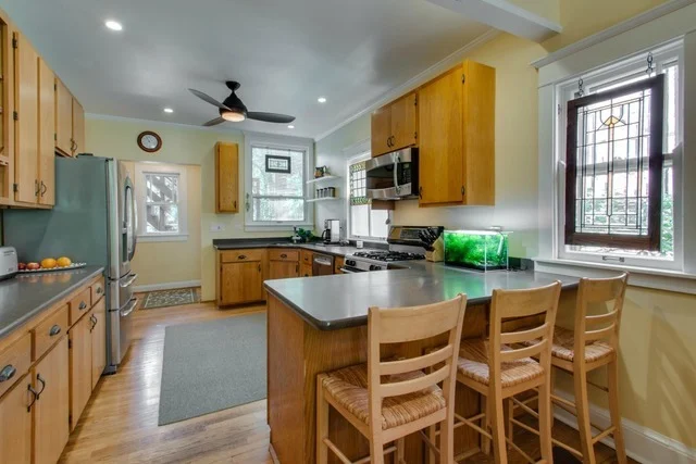 Photo of 1124 MAPLE Avenue