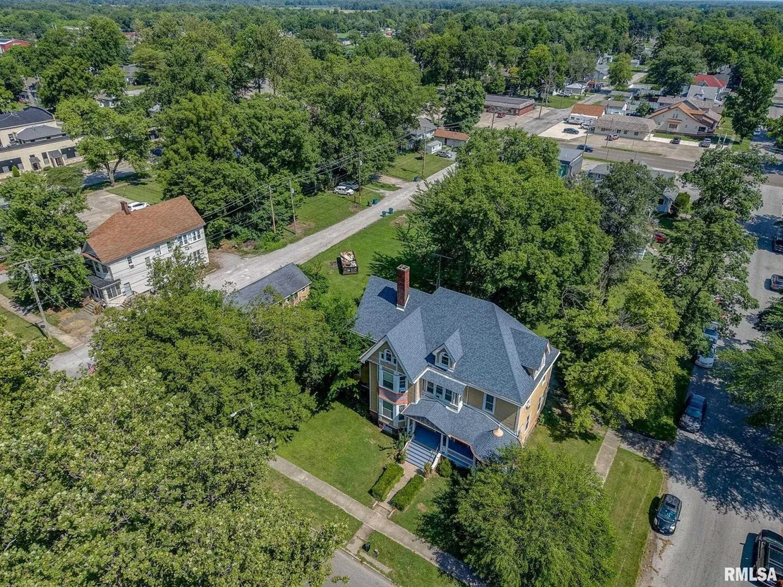 Photo of 404 W BROADWAY Street