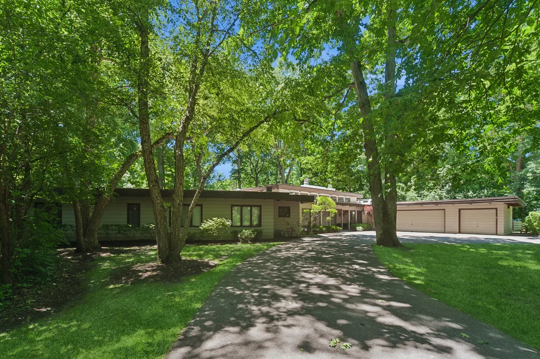 Photo of 3033 Blackthorn Road