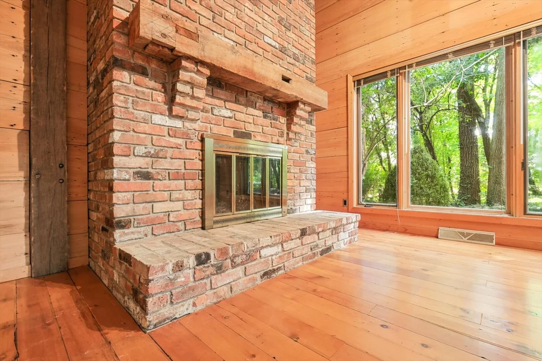 Photo of 802 La Sell Drive