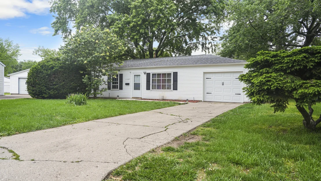 Photo of 1107 N Highlands Drive