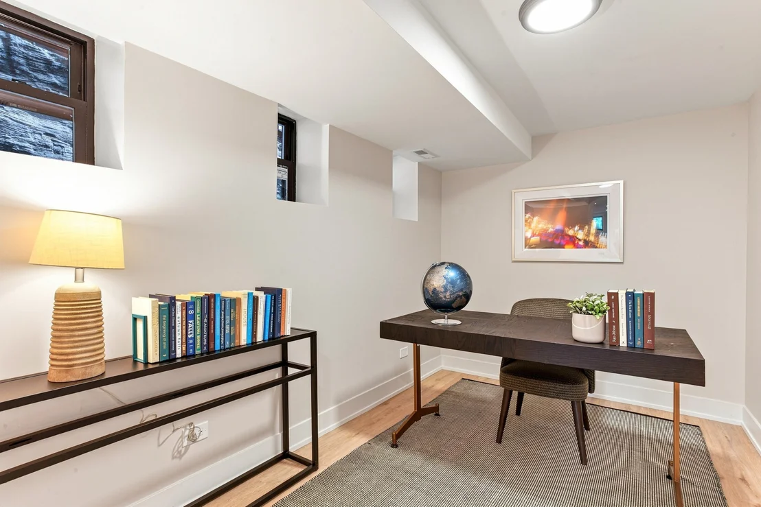 Photo of 435 E 46th Place