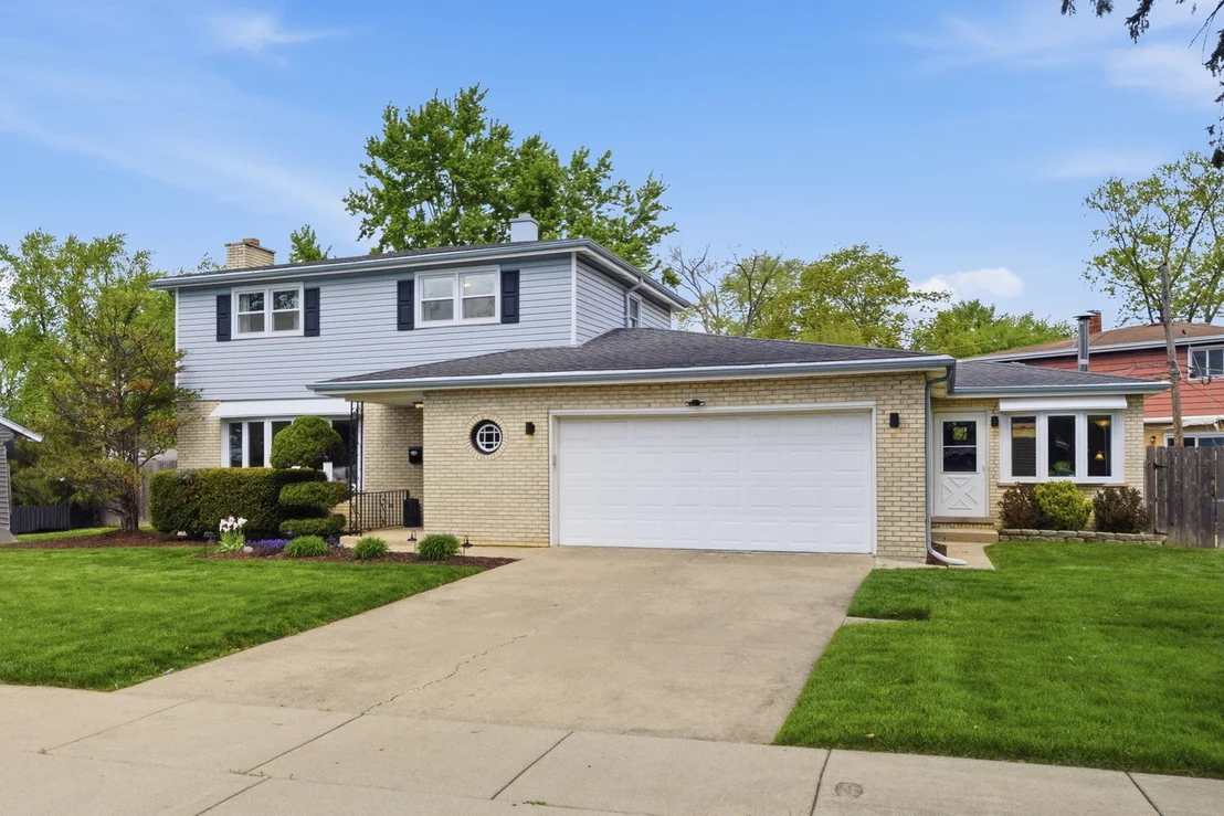 Photo of 237 N Pioneer Drive