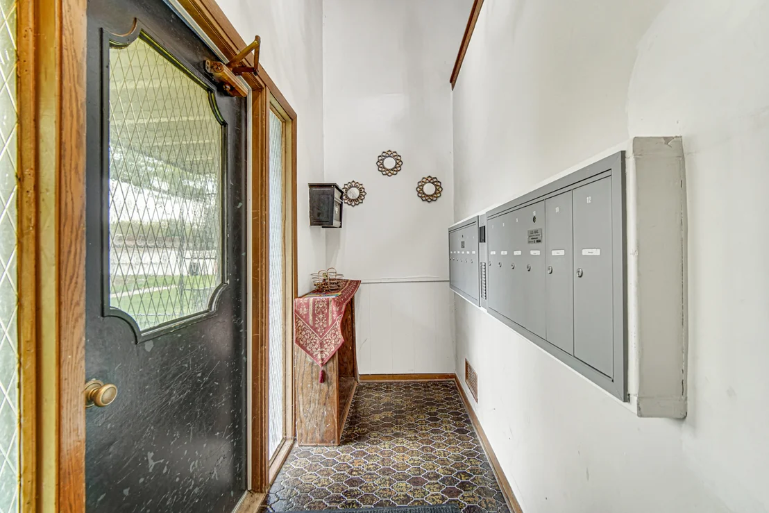Photo of Unit 7 at 903 Elder Road