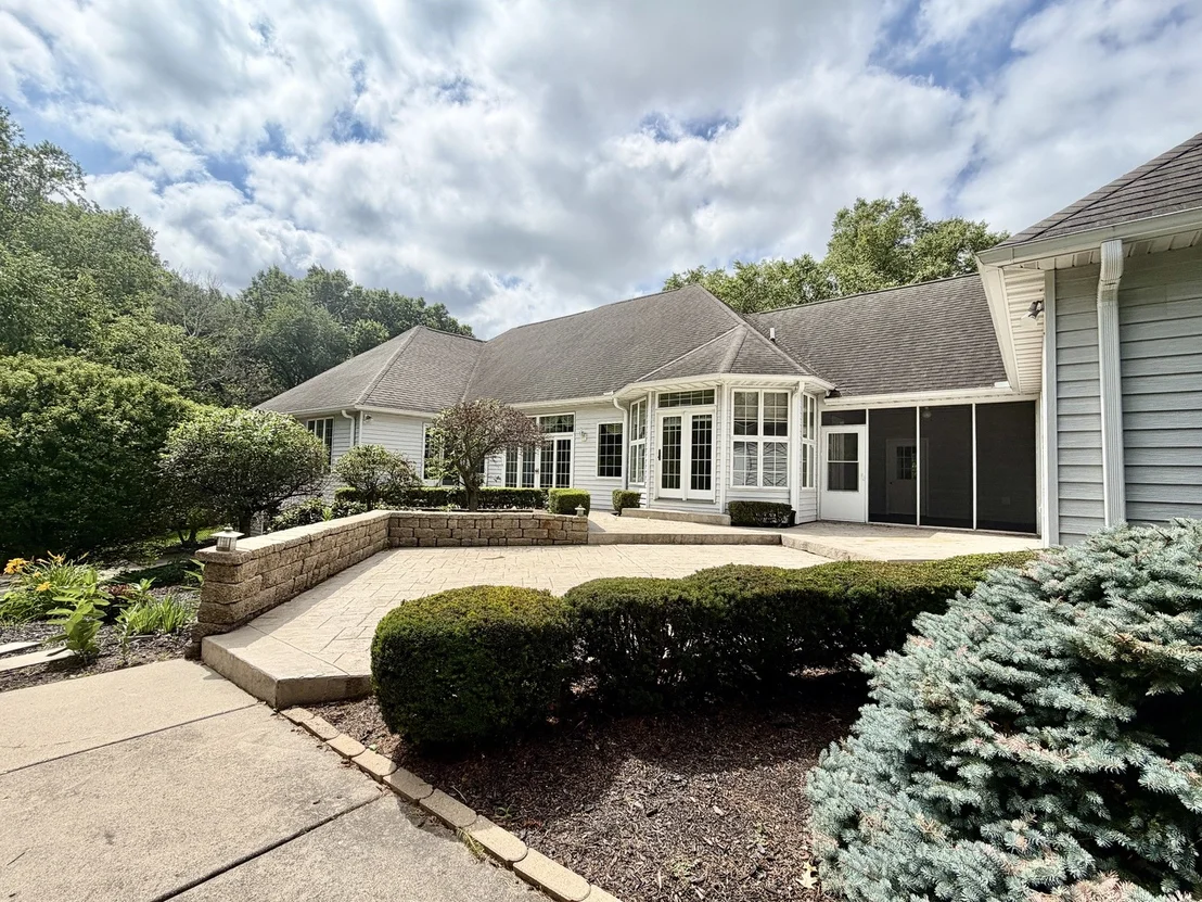 Photo of 2202 Meadows Drive