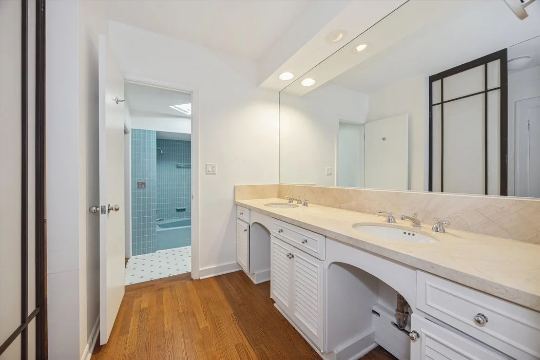 Photo of 1102 Jackson Avenue