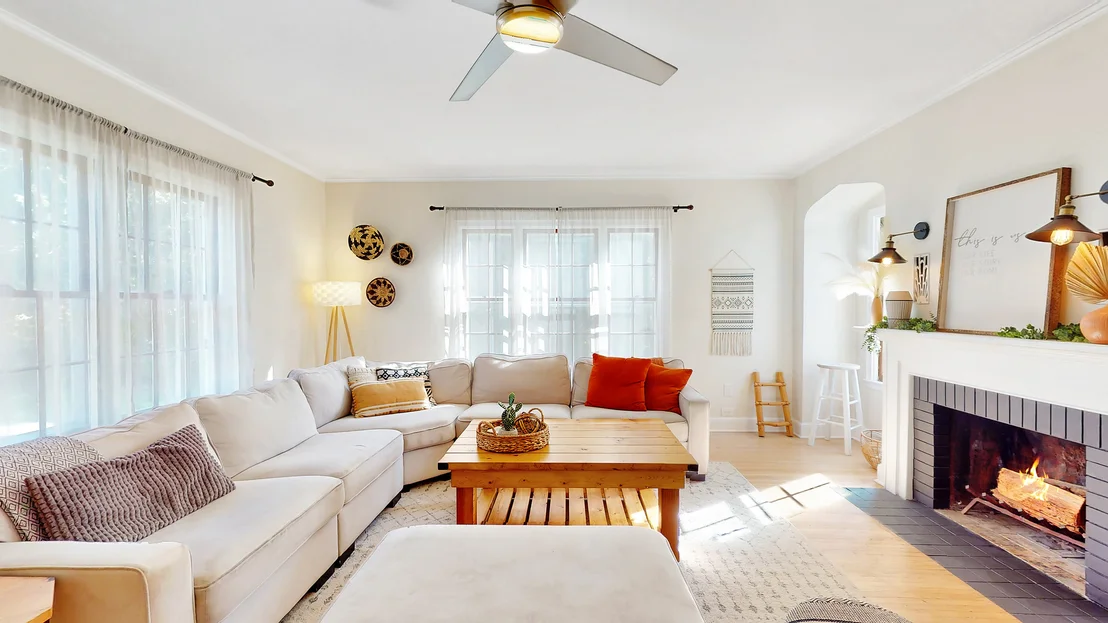 Photo of 405 Lakelawn Boulevard