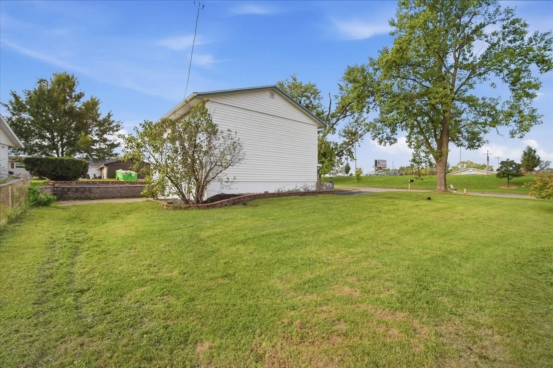 Photo of 1241 Holiday Lane