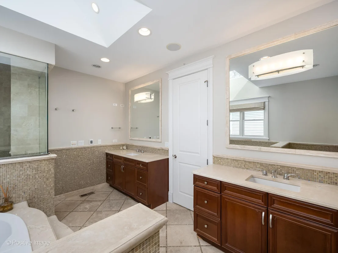 Photo of 1532 W Wolfram Street