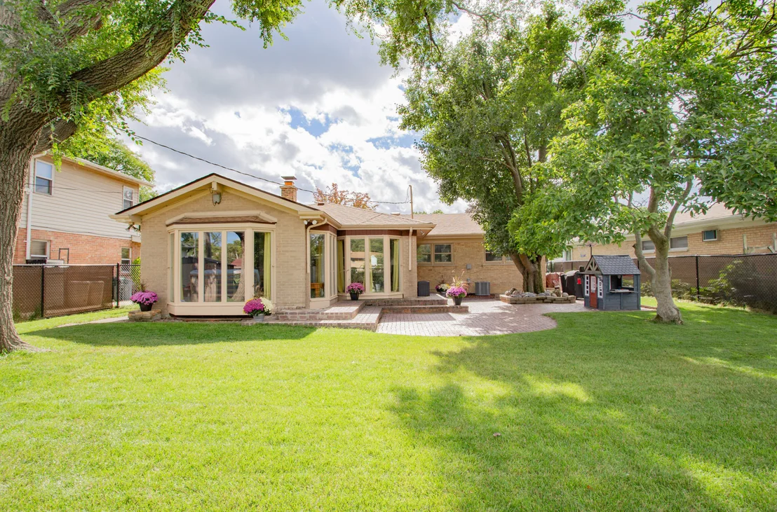 Photo of 5738 Lyons Street