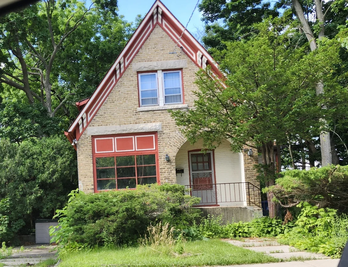 Photo of 1060 Deerfield Road