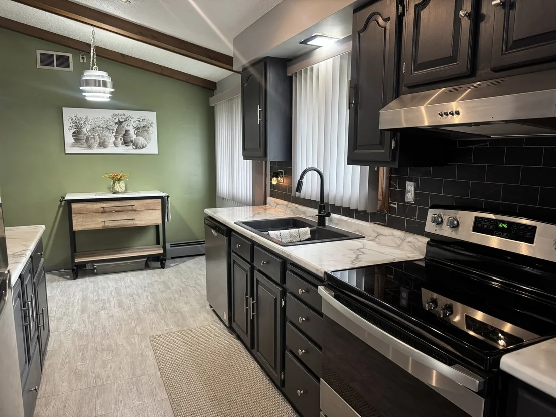 Photo of 209 N Steele Street