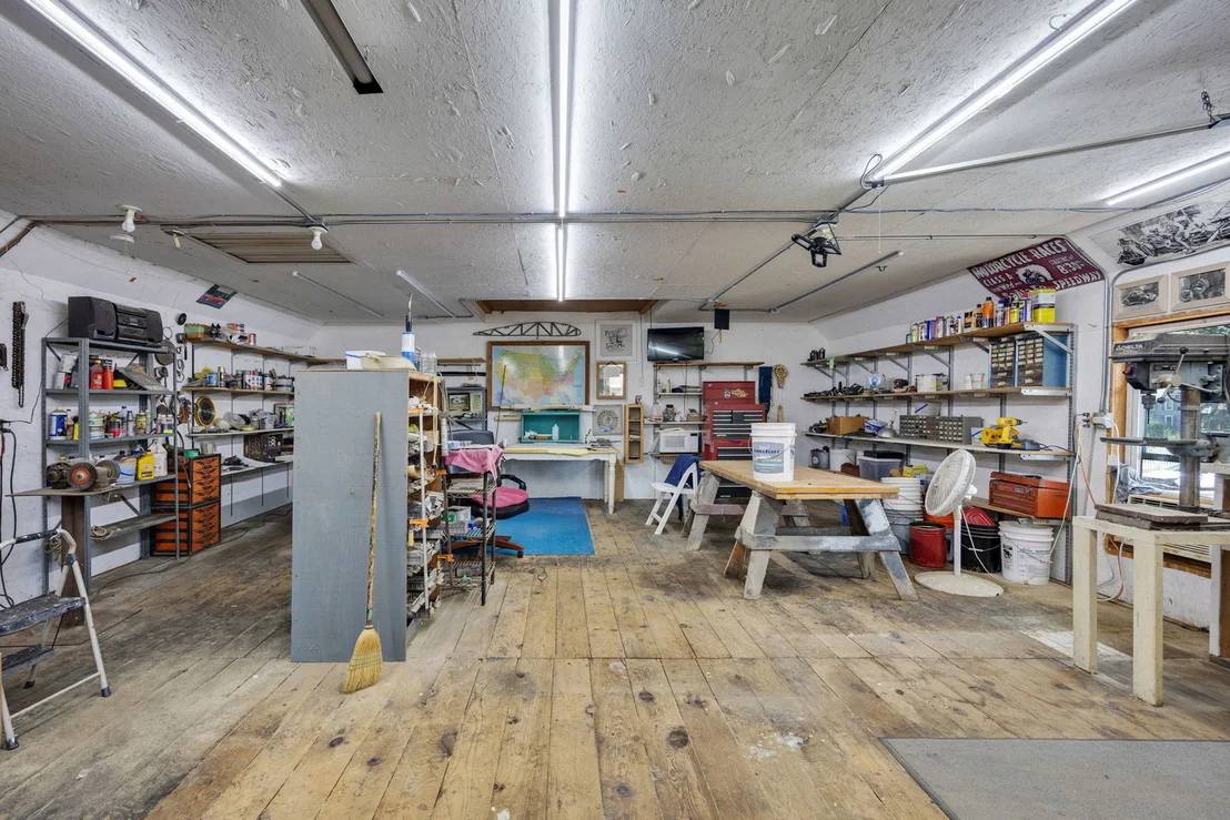 Photo of 325 N State Street
