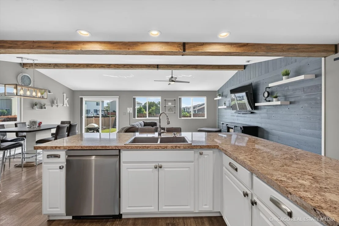Photo of 1002 Chestnut Drive