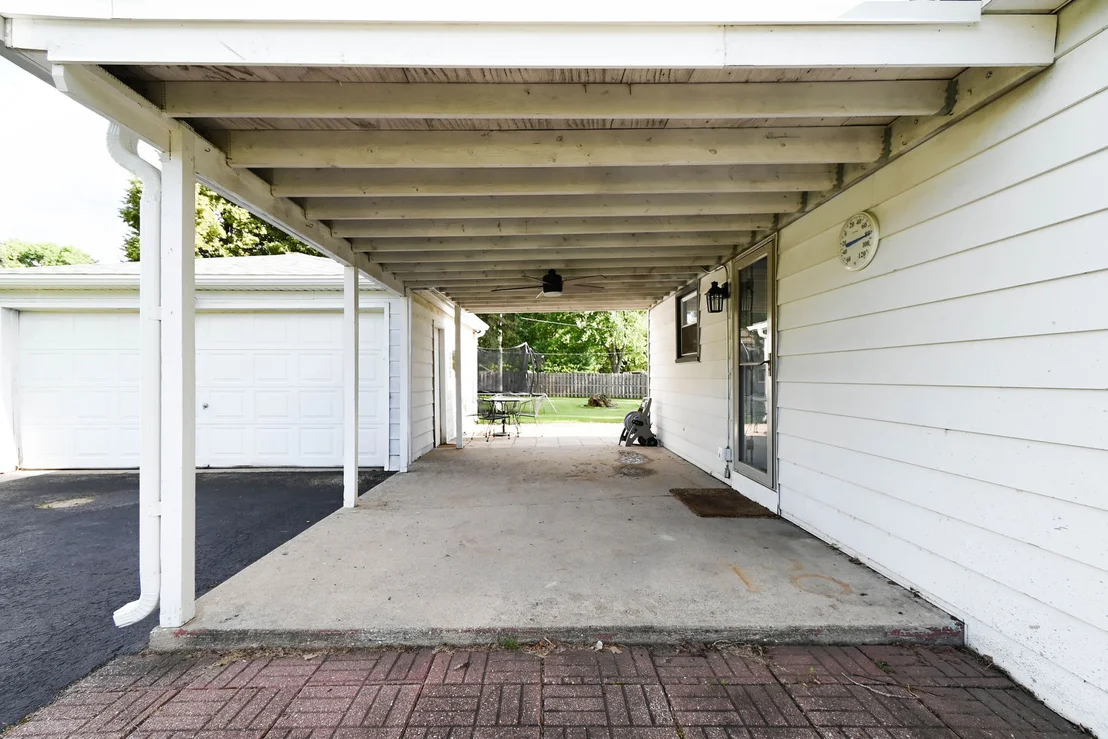 Photo of 35211 N Edgewater Lane