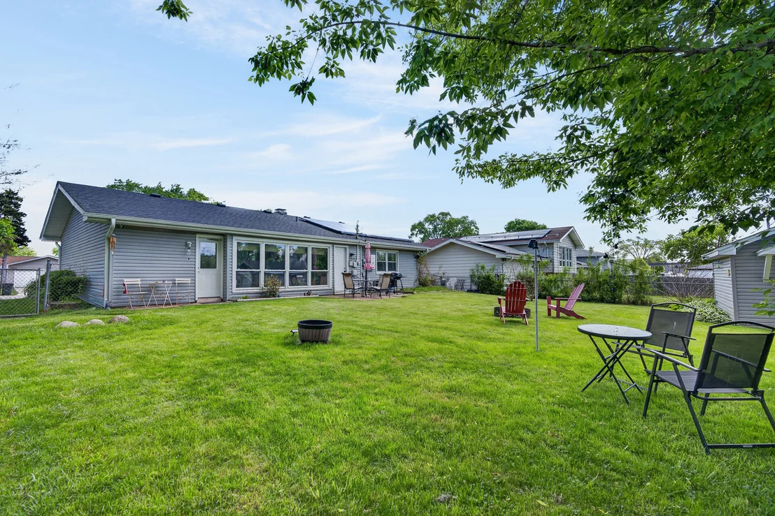 Photo of 1345 Devonshire Lane