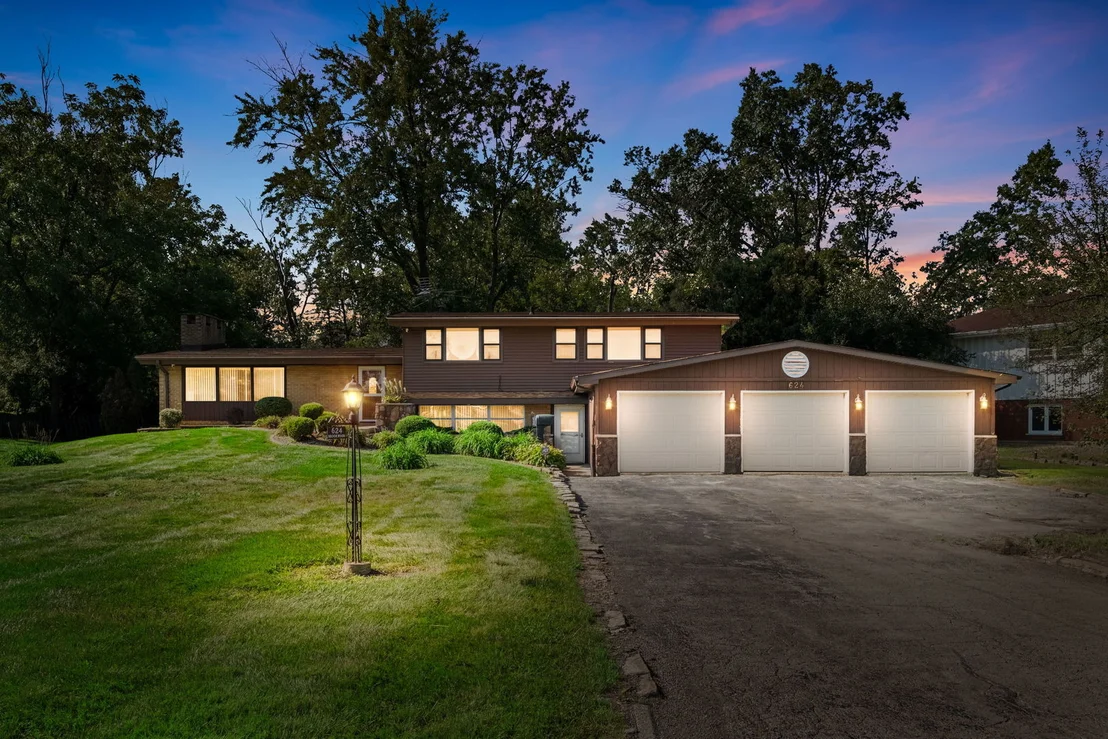 Photo of 624 Brookwood Drive