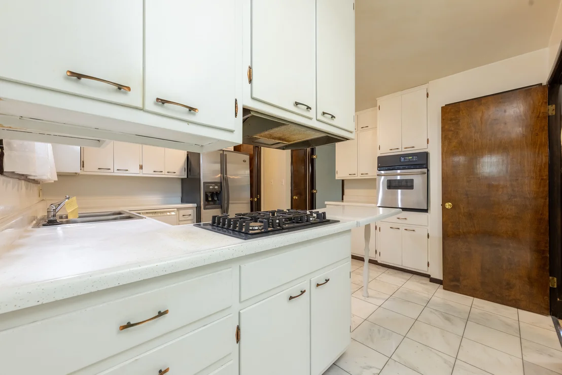 Photo of 801 Oakcrest Drive