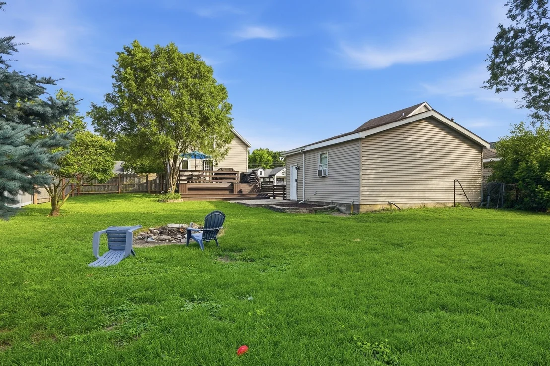 Photo of 11224 Front Street