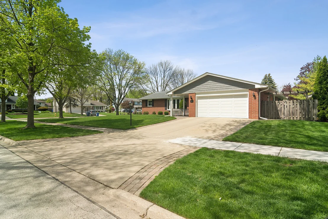 Photo of 1600 E Linden Lane