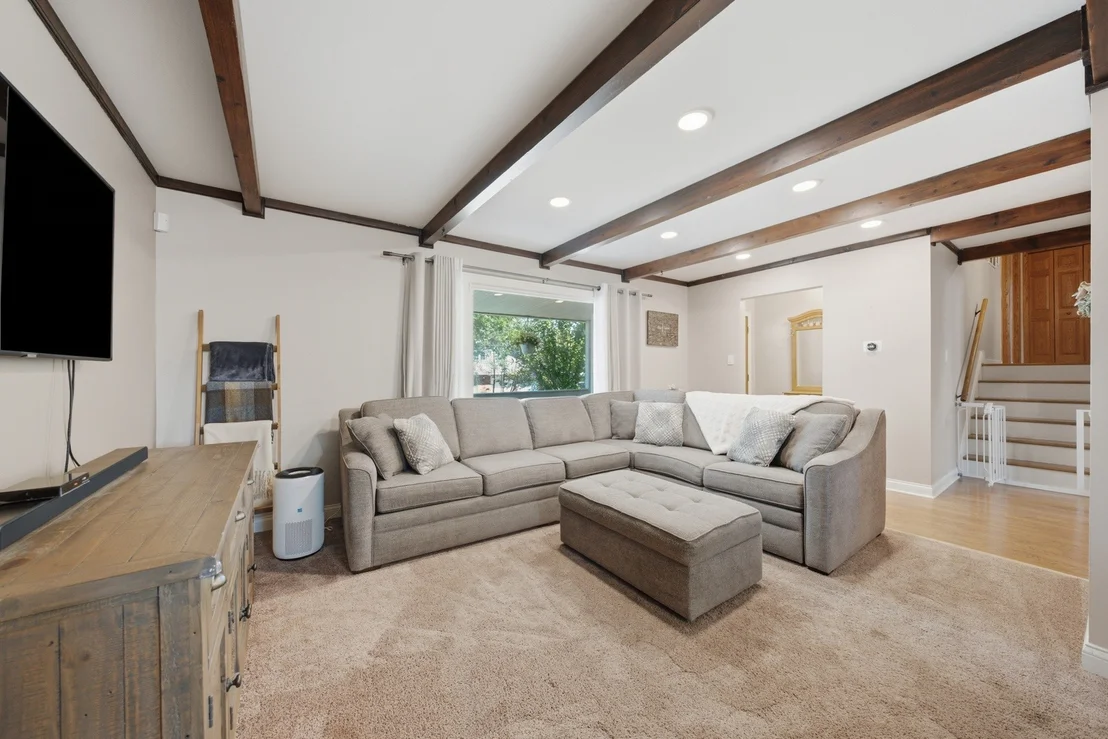 Photo of 15124 Hillside Avenue