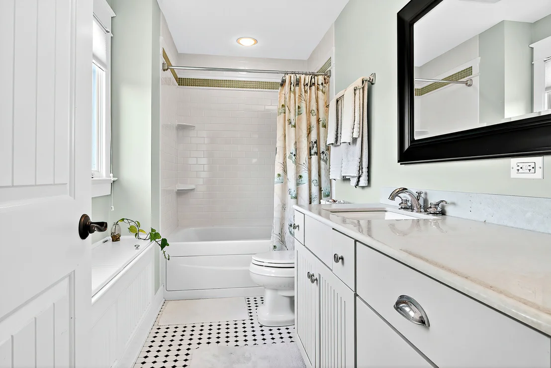 Photo of 820 Peninsula Drive