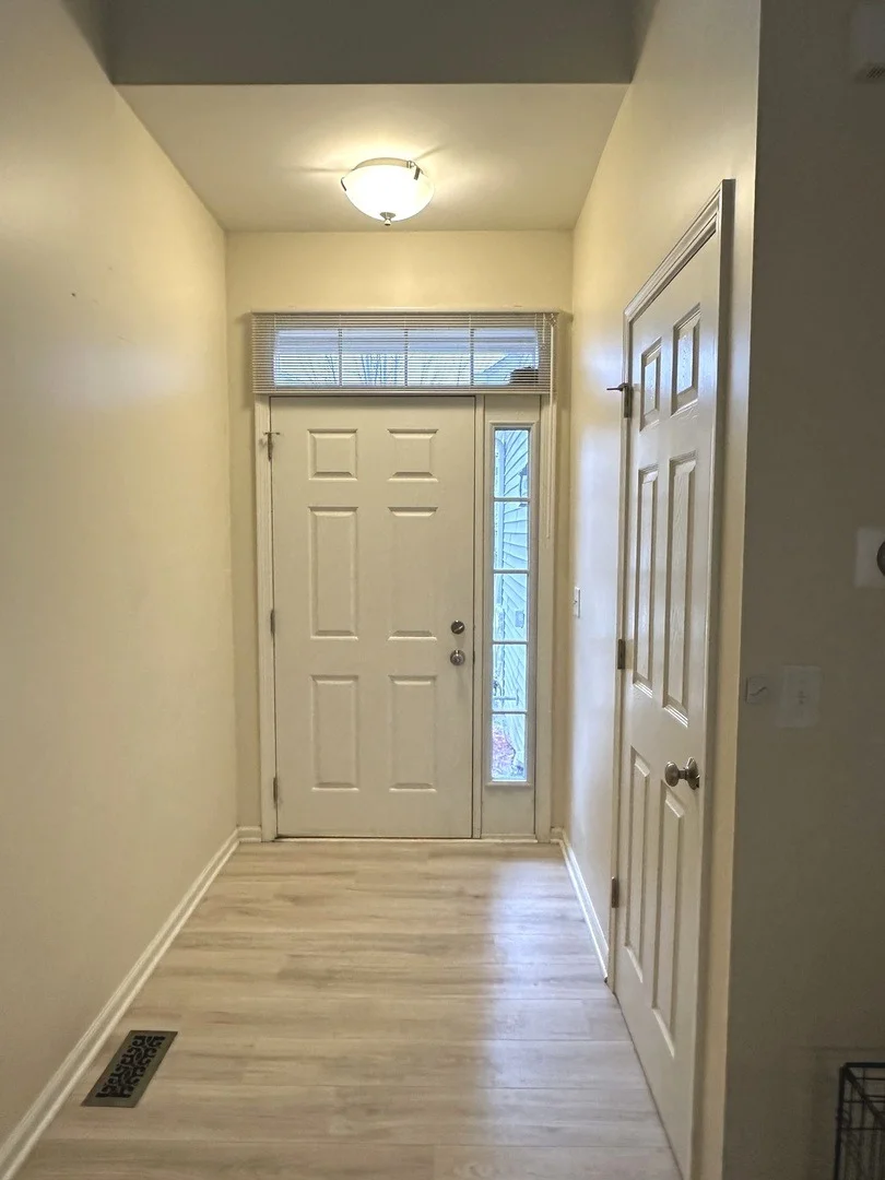 Photo of 5102 Monroe Street