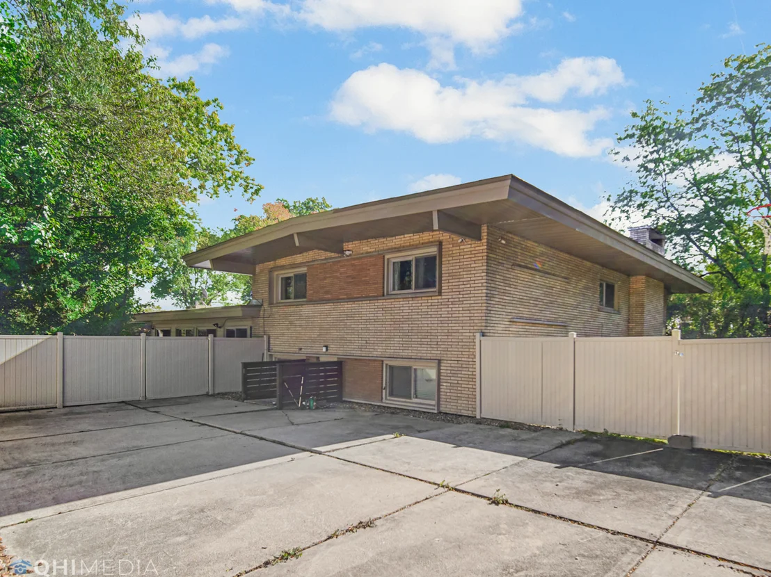 Photo of 2333 Golfview Lane