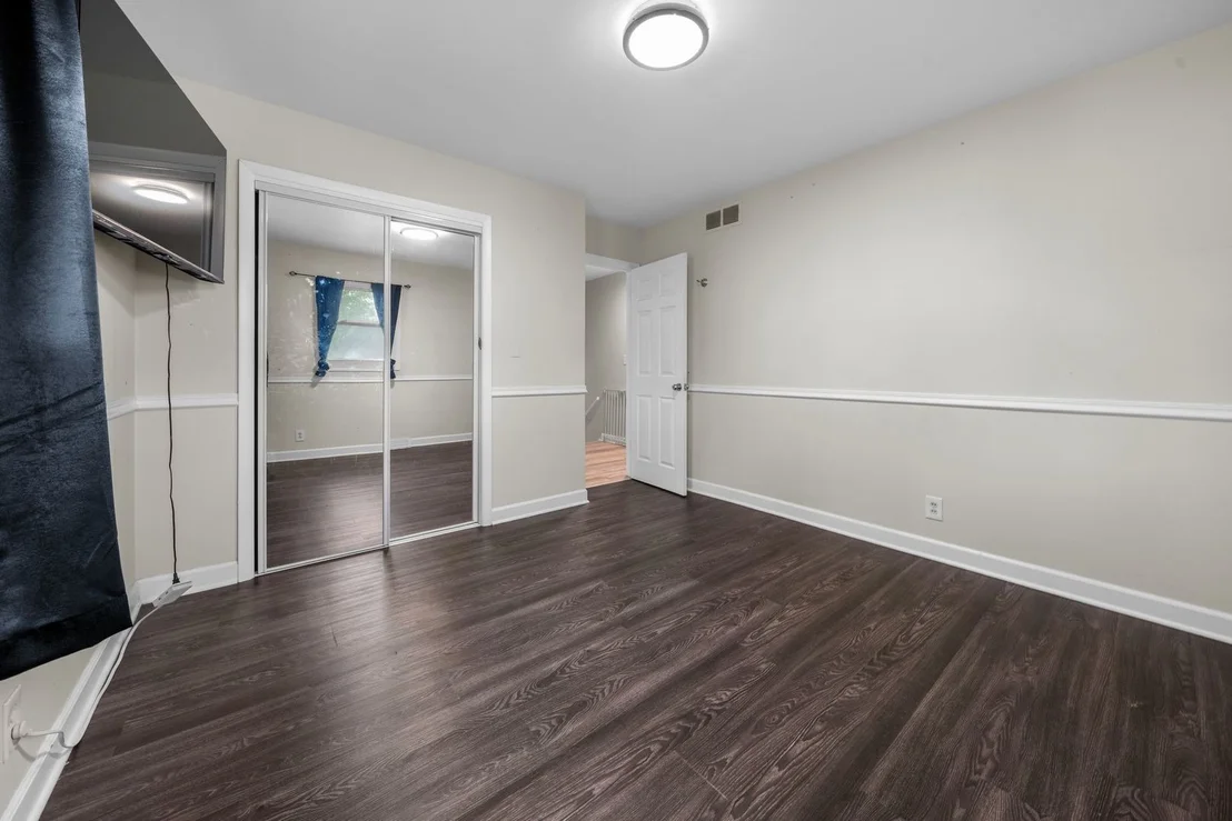 Photo of 960 Becker Lane