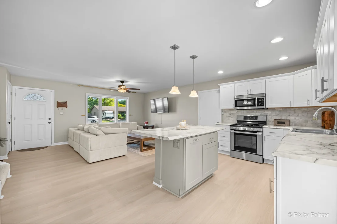 Photo of 2408 W Fairview Lane