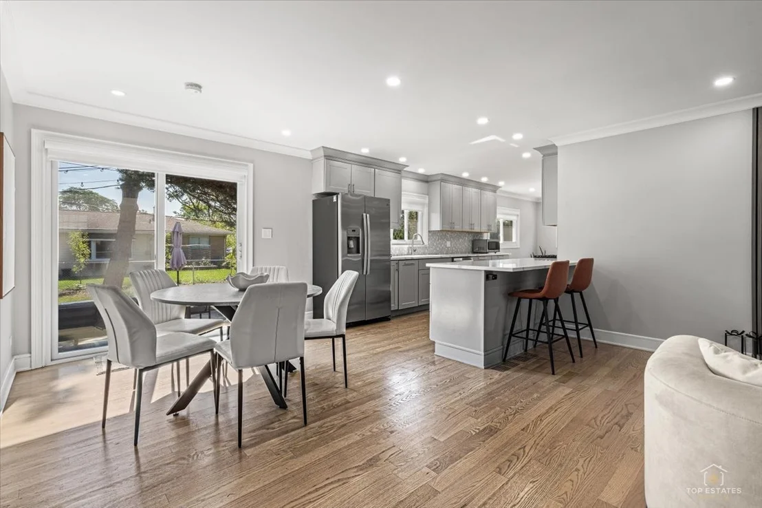 Photo of 875 Horne Terrace