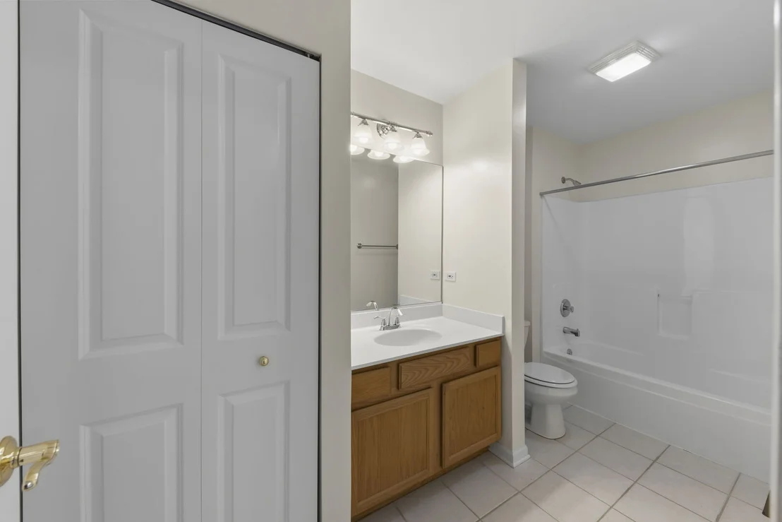 Photo of Unit 3 at 1728 Pershing Avenue