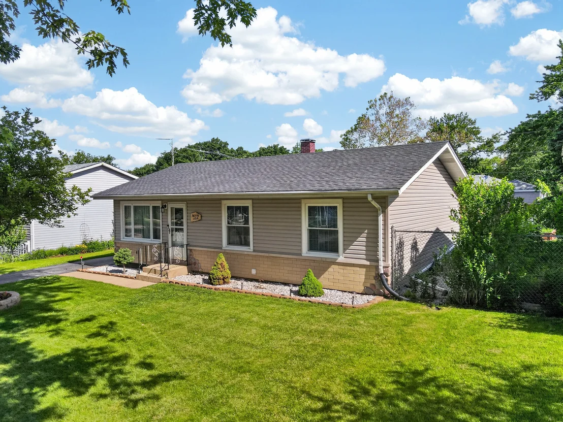 Photo of 1104 Basin Drive
