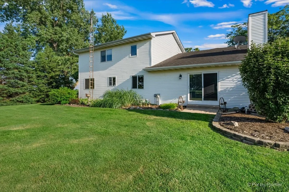 Photo of 49W972 Peterson Road