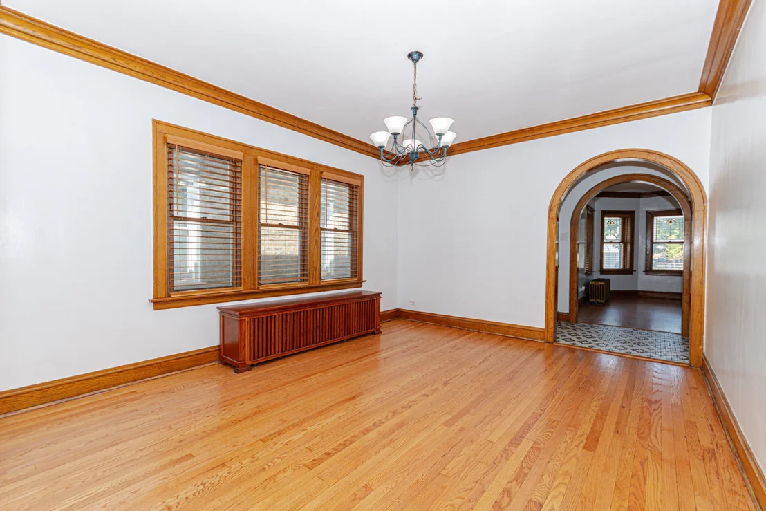 Photo of 5253 W Wrightwood Avenue