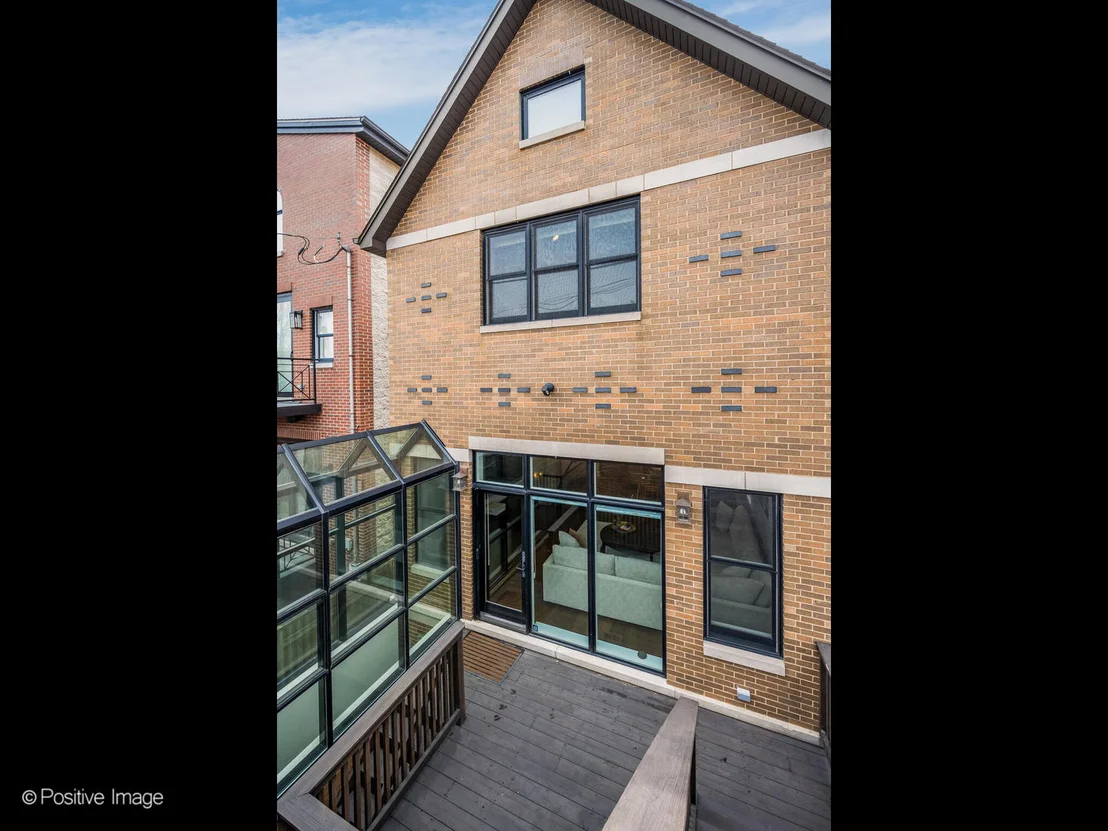 Photo of 1532 W Wolfram Street