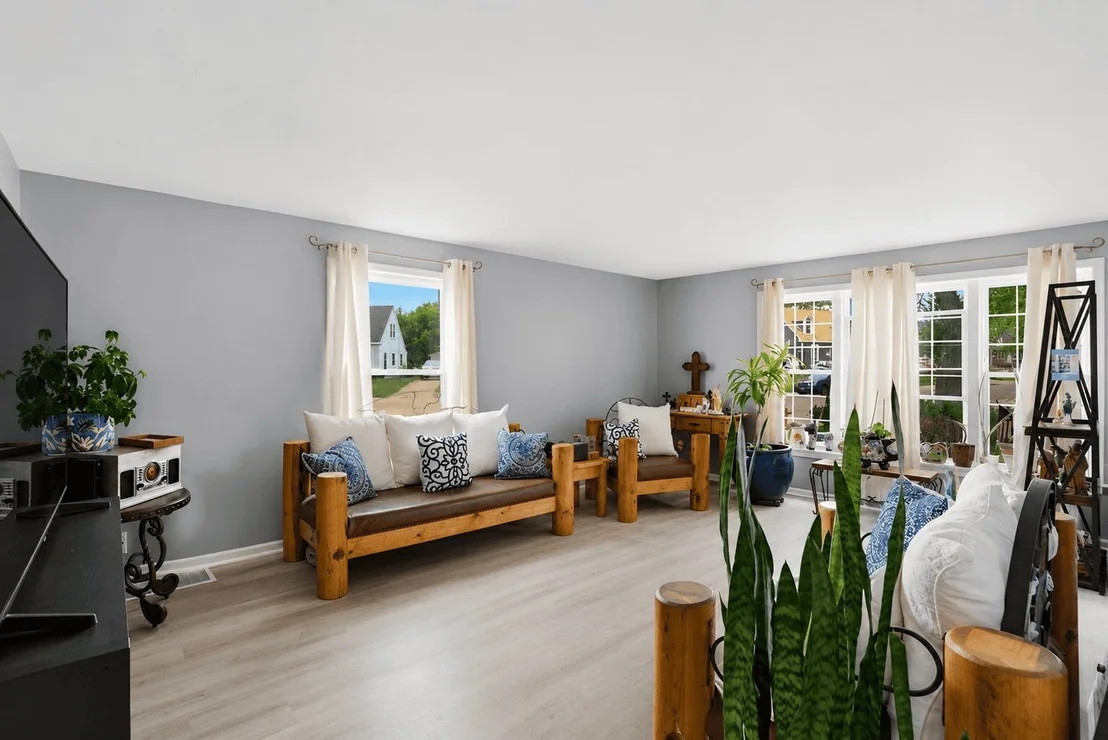 Photo of 551 Sunset Drive