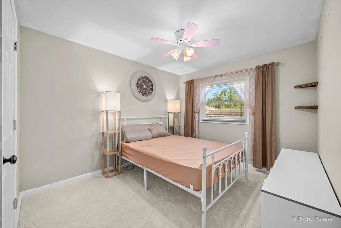 Photo of 2408 W Fairview Lane