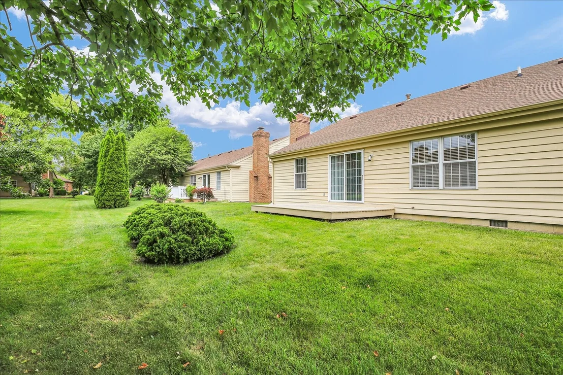 Photo of Unit B at 1501 Broadmoor Drive