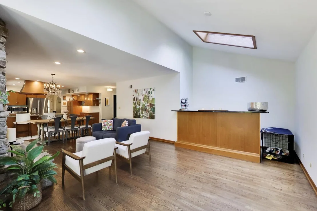 Photo of 1109 Shermer Road