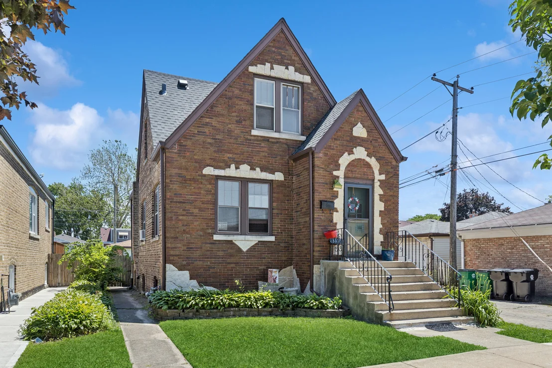 Photo of 3835 Maple Avenue