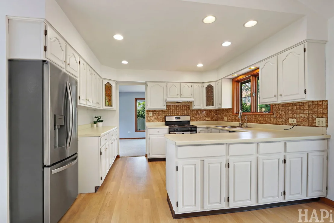 Photo of 840 Queens Lane