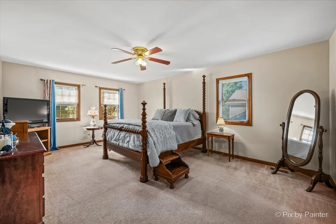 Photo of 765 Crest Drive